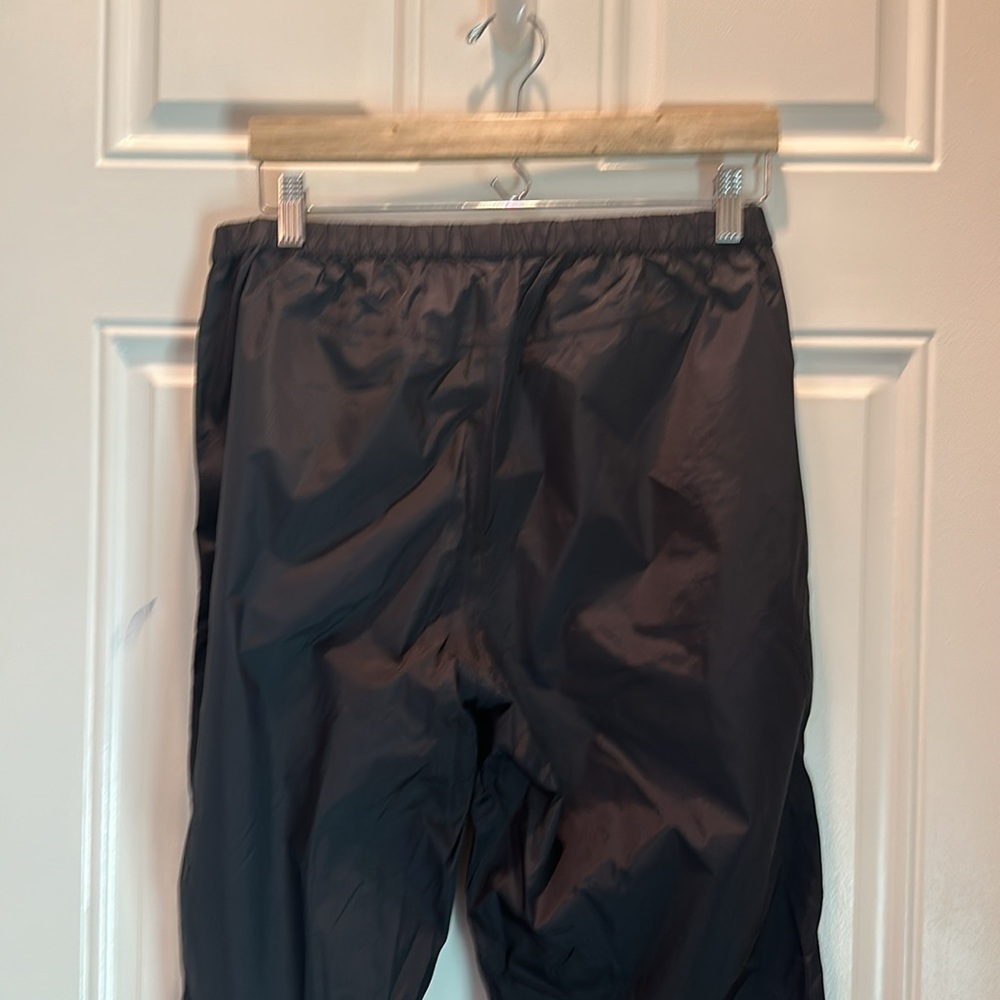GoLite women’s rain pants size M- barely worn - Picture 5 of 5